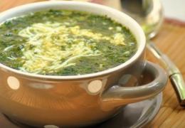 Как сварить суп из крапивы с яйцом, щавелем, мясом и без мяса – рецепты с фото пошагово