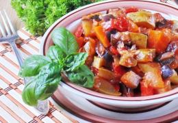 Cook vegetable stew.  Vegetable stew